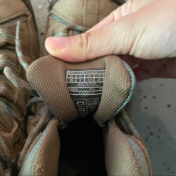 Keen Hiking Boots - Picture 4 of 4